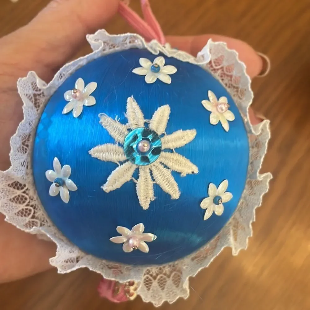 2 vintage Christmas‎ craft round Christmas tree ornaments